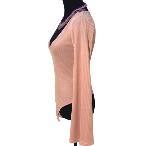 Free People Intimately Charli Pink Bell Sleeve V-Neck Thong Bodysuit - NEW - Picture 5 of 8